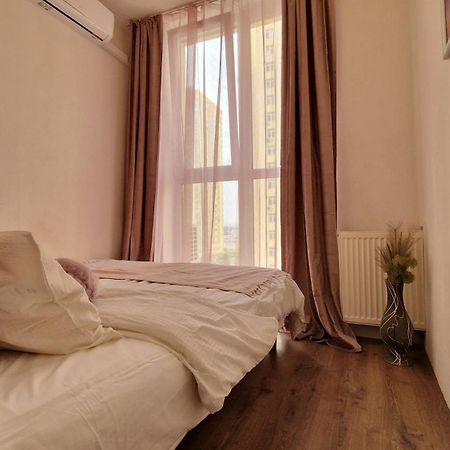Apartamento Затишна Та Романтична Квартира На 5-Му Поверсі В Новому Будинку Kiev Exterior foto